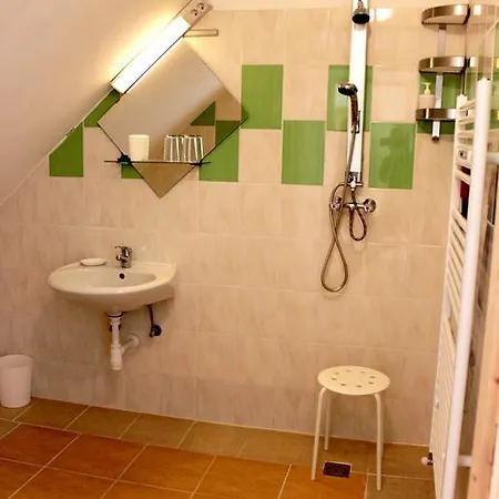 Raroi Lovasudvar Vendégház